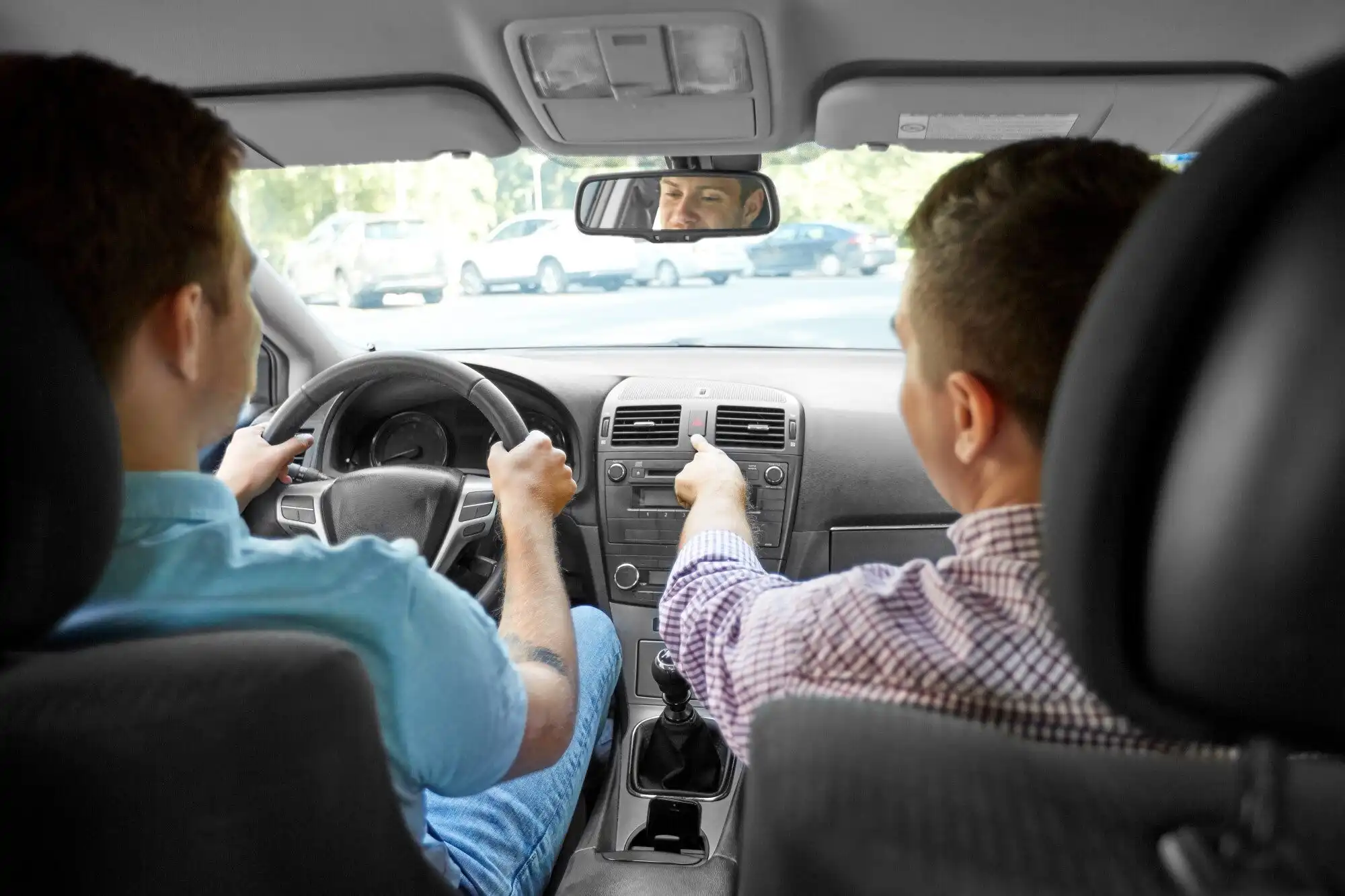 Guide to Finding the Best Driving Lesson Rates in Your Area
